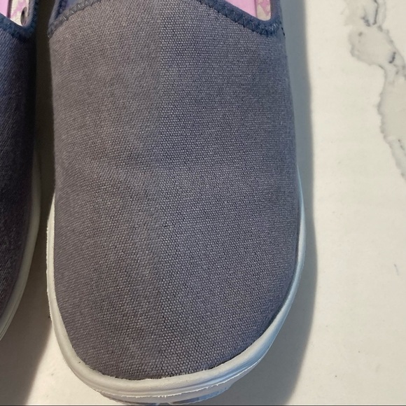 CROCS Sz 11  Busy Day Slip On Removable Insole Canvas Toe Cap Rubber Soles - Picture 8 of 12